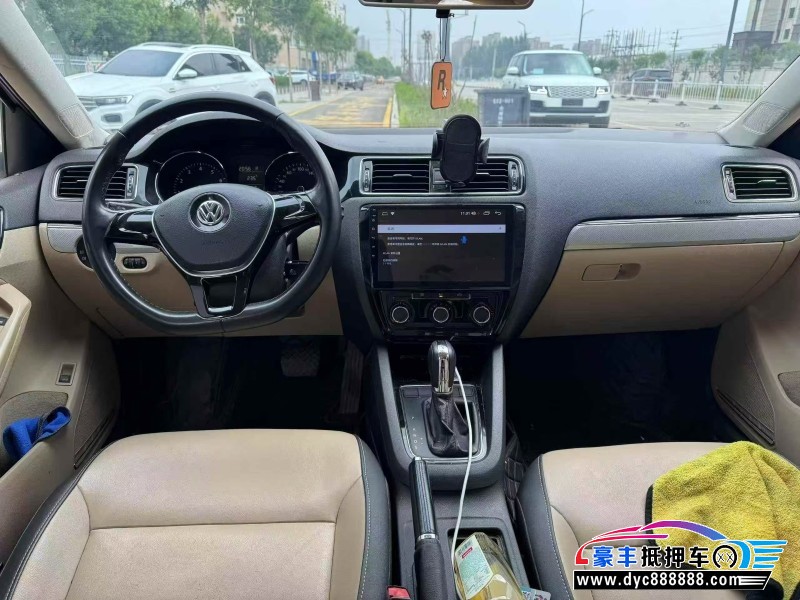 16年大众速腾轿车抵押车出售