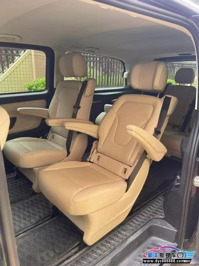 21年奔驰威霆轿车抵押车出售