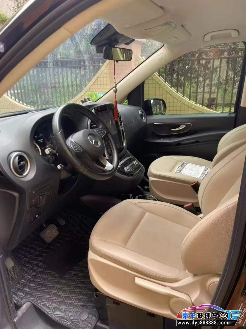 21年奔驰威霆轿车抵押车出售