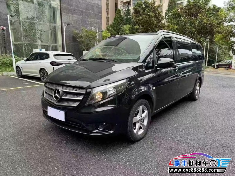 19年奔驰威霆轿车抵押车出售