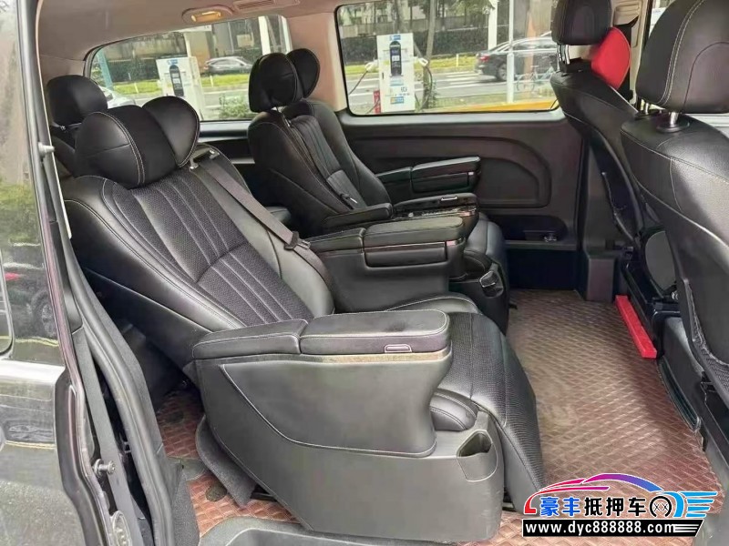 19年奔驰威霆轿车抵押车出售