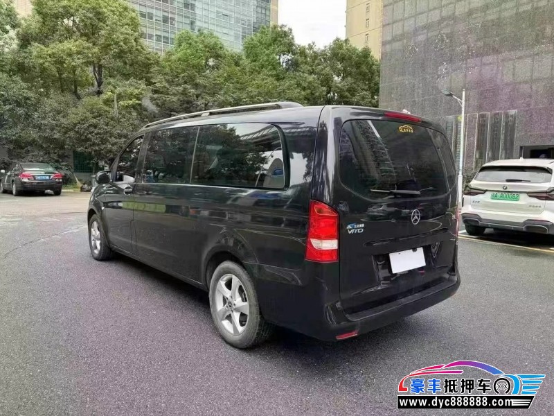 19年奔驰威霆轿车抵押车出售