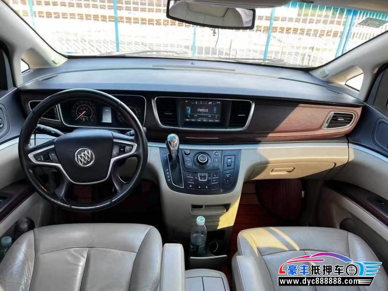 18年别克GL8轿车抵押车出售