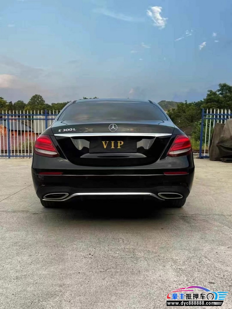 18年奔驰E轿车抵押车出售