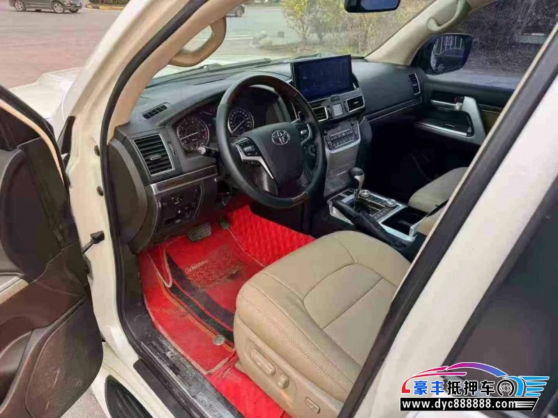 12年丰田兰德酷路泽（陆巡）轿车抵押车出售