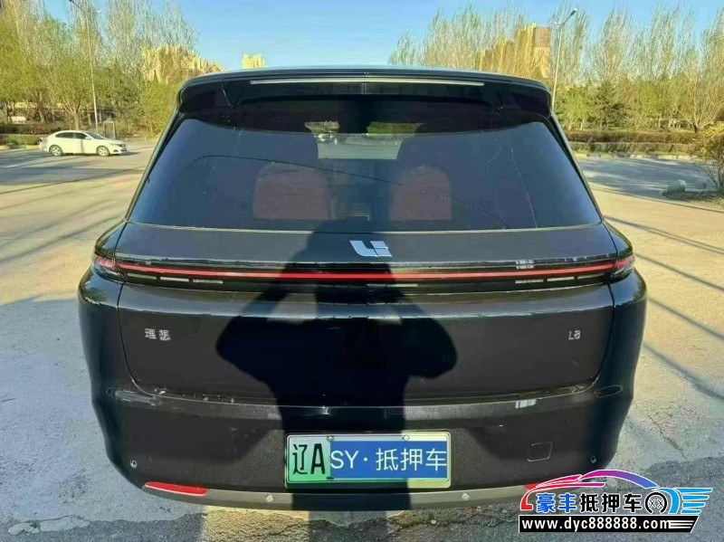 23年理想L8轿车抵押车出售