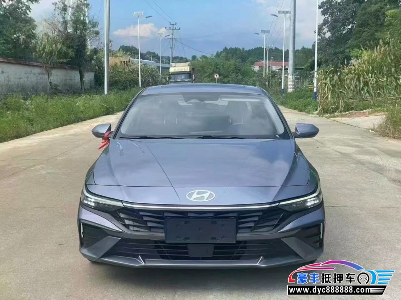 抵押车出售24年现代伊兰特轿车