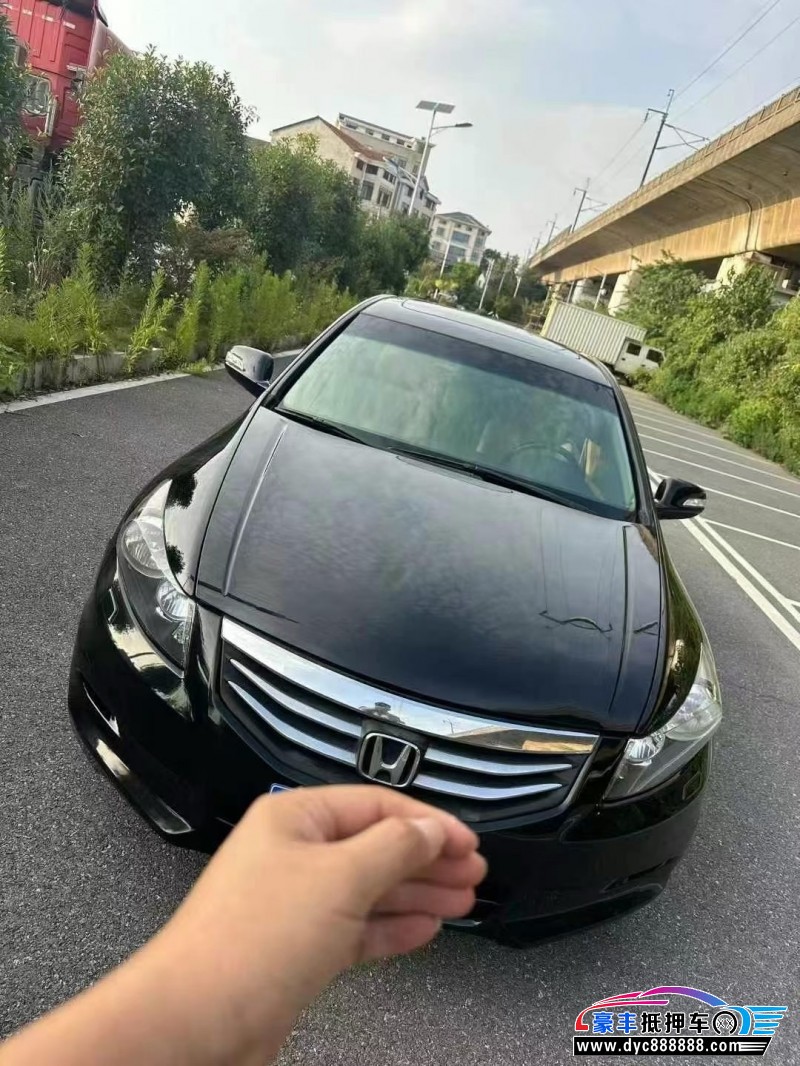抵押车出售12年本田雅阁轿车