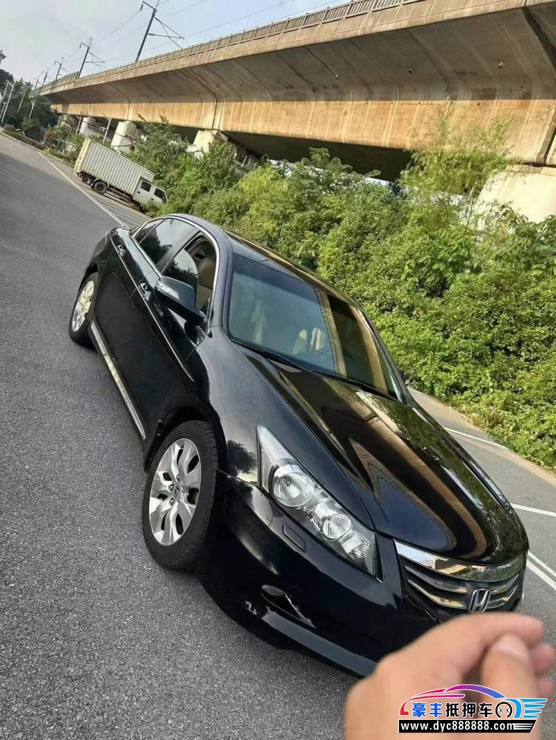 12年本田雅阁轿车抵押车出售