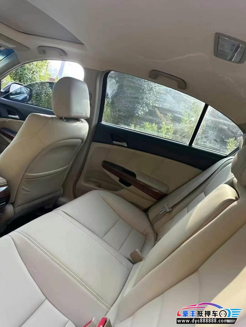 12年本田雅阁轿车抵押车出售