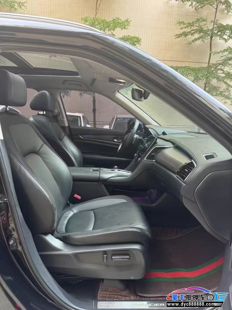 18年本田冠道轿车抵押车出售