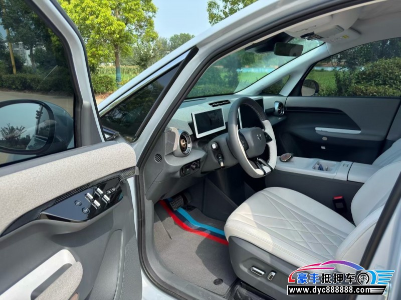 25年极狐考拉轿车抵押车出售