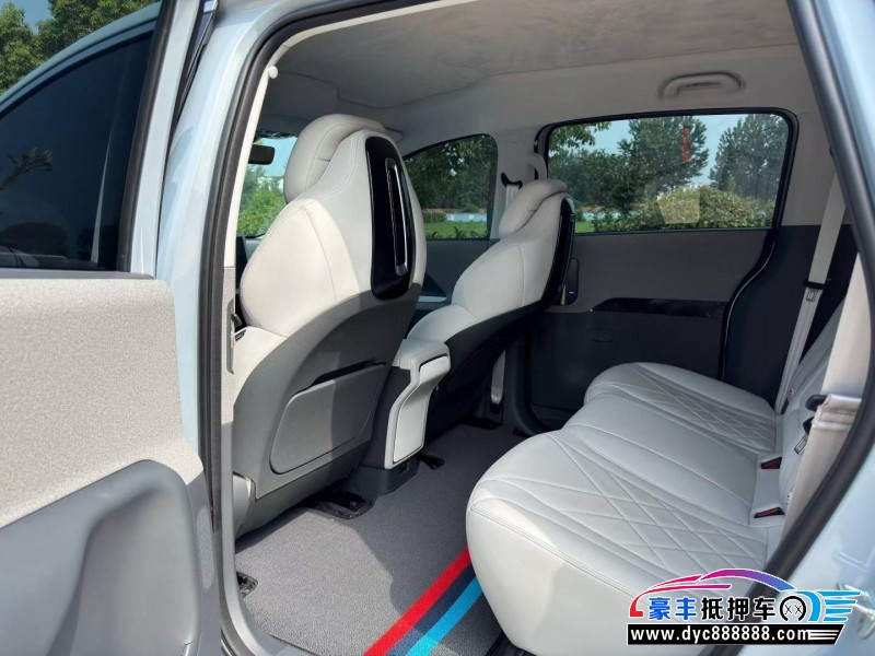 25年极狐考拉轿车抵押车出售