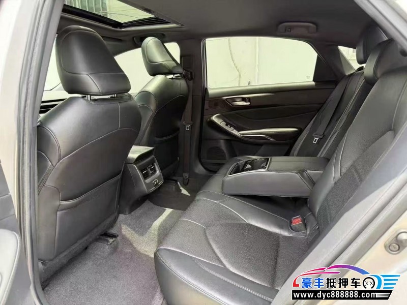 20年丰田亚洲龙轿车抵押车出售