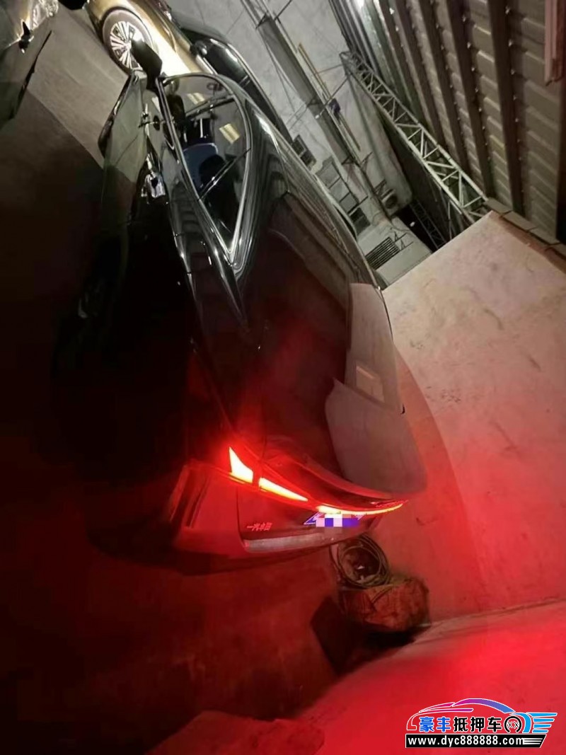 20年丰田亚洲龙轿车抵押车出售