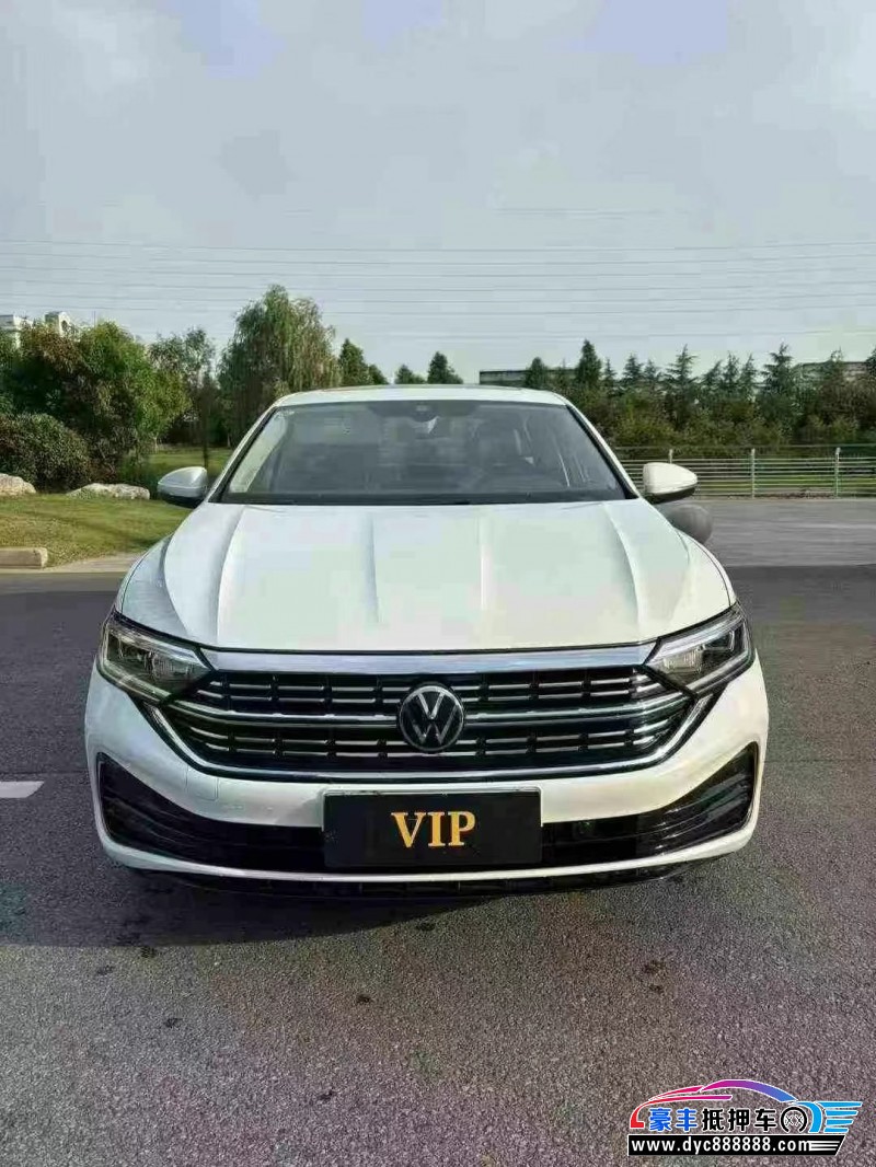 抵押车出售24年大众速腾轿车
