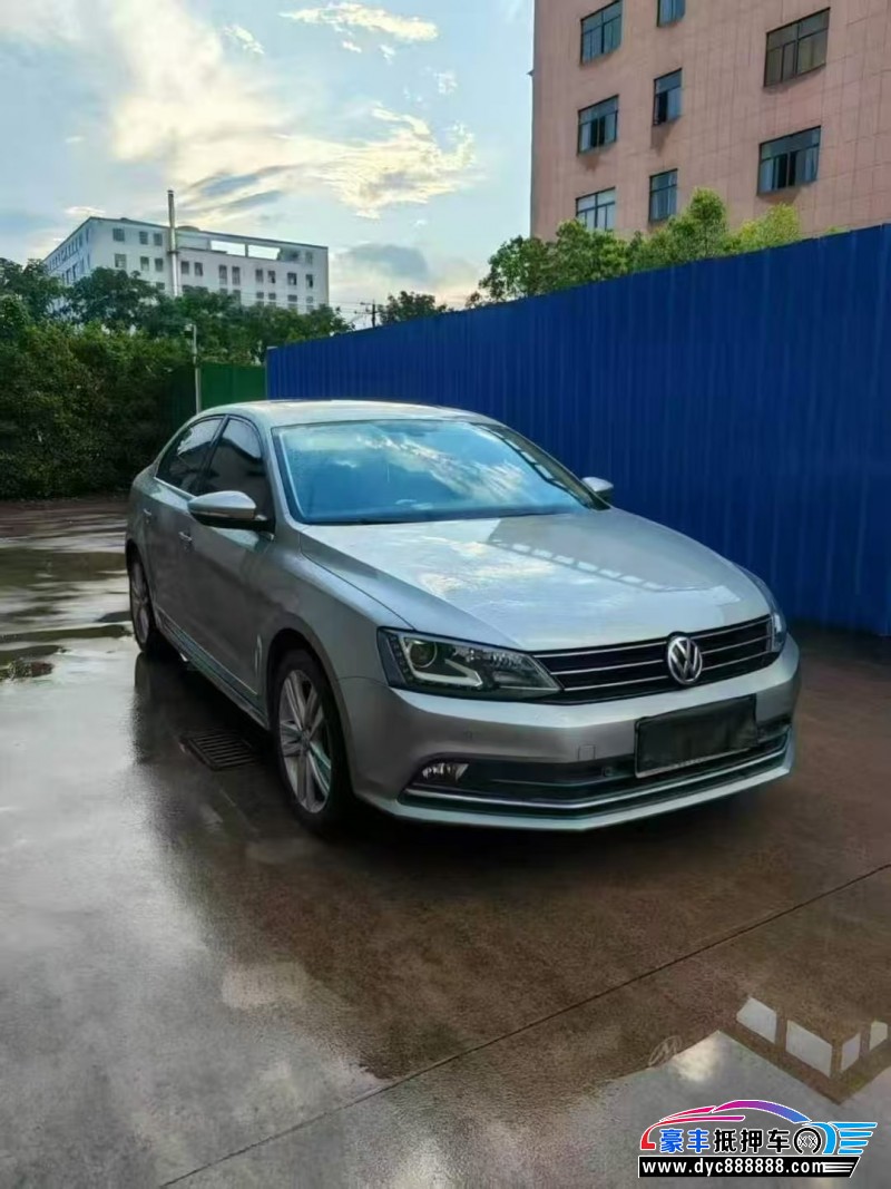 16年大众速腾轿车抵押车出售