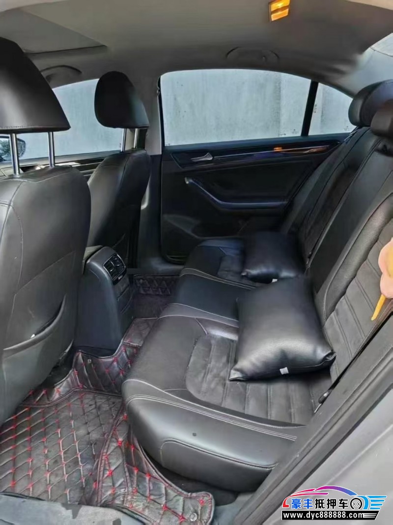 16年大众速腾轿车抵押车出售