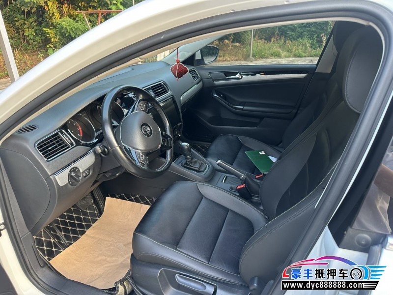 19年大众速腾轿车抵押车出售