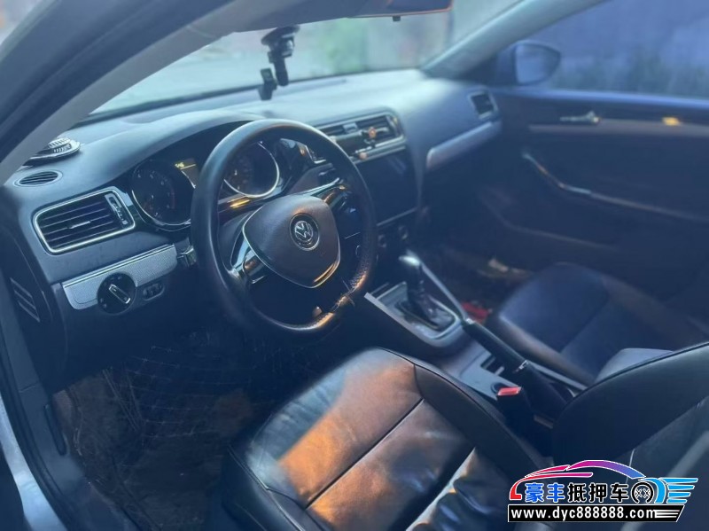 16年大众速腾轿车抵押车出售