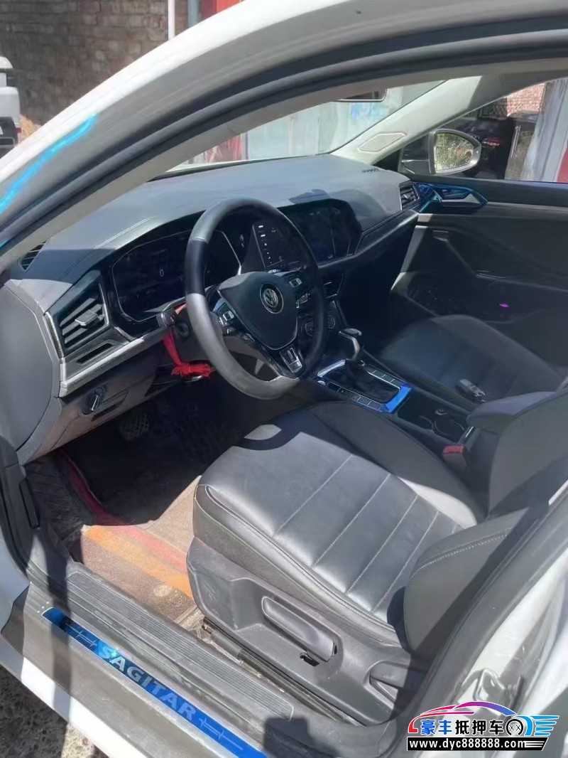 21年大众速腾轿车抵押车出售