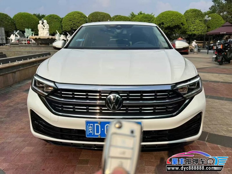 抵押车出售24年大众速腾轿车