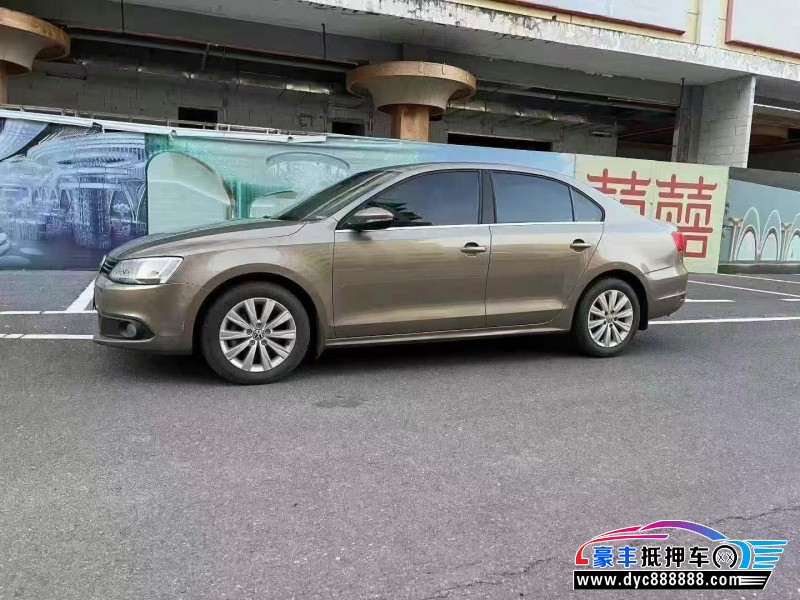 15年大众速腾轿车抵押车出售