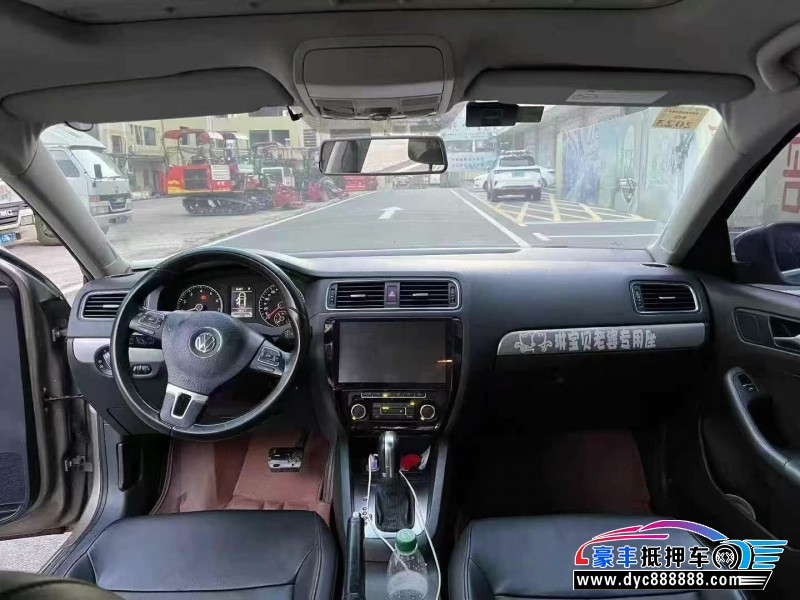 15年大众速腾轿车抵押车出售