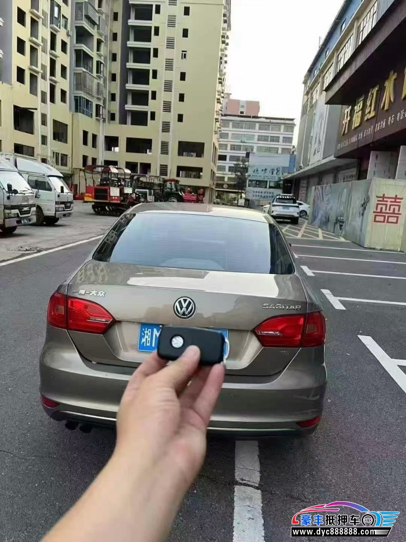 15年大众速腾轿车抵押车出售