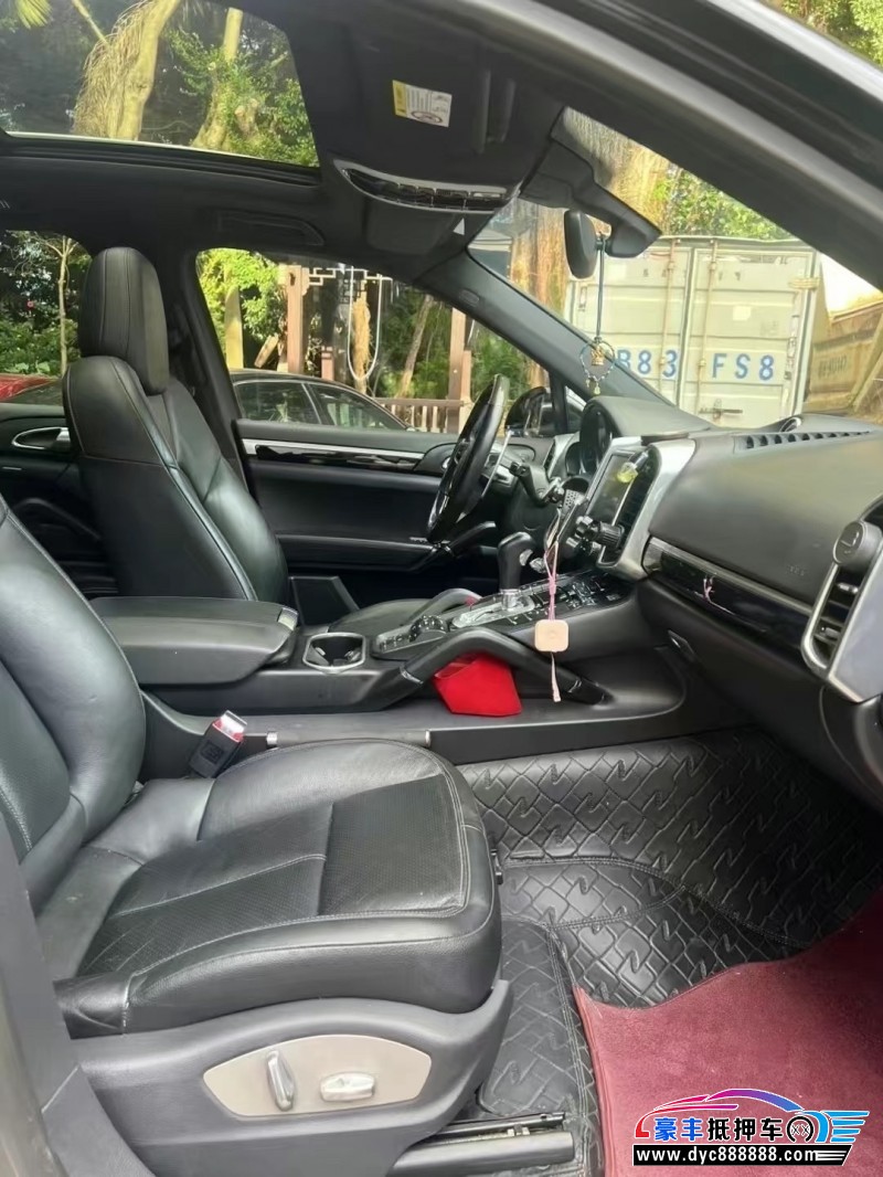 18年保时捷卡宴轿车抵押车出售