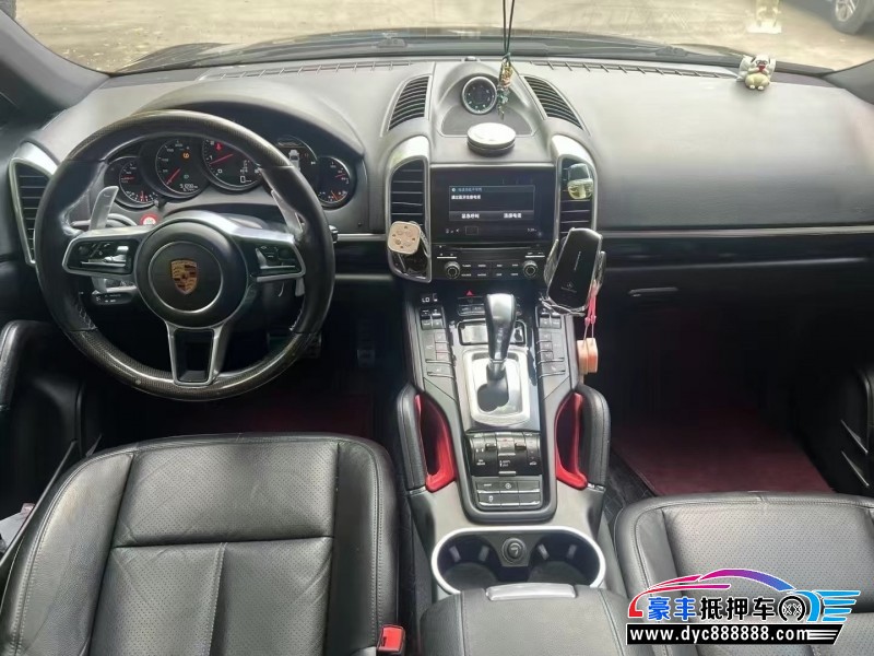 18年保时捷卡宴轿车抵押车出售