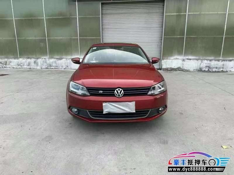 13年大众速腾轿车