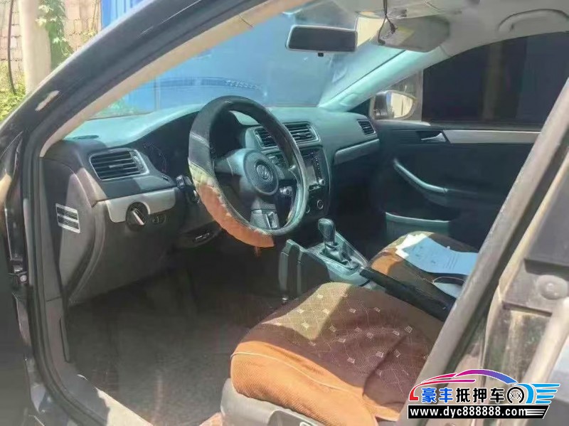 14年大众速腾轿车抵押车出售