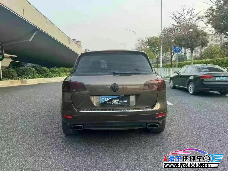 14年大众途锐轿车抵押车出售