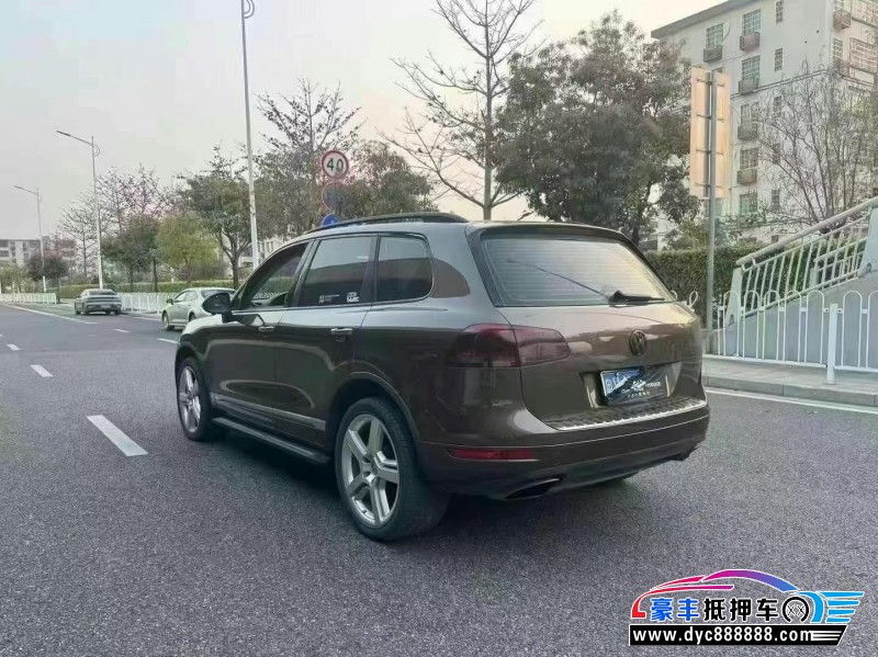 14年大众途锐轿车抵押车出售