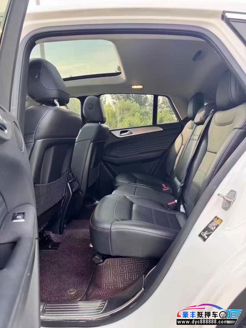 19年奔驰GLE轿车抵押车出售