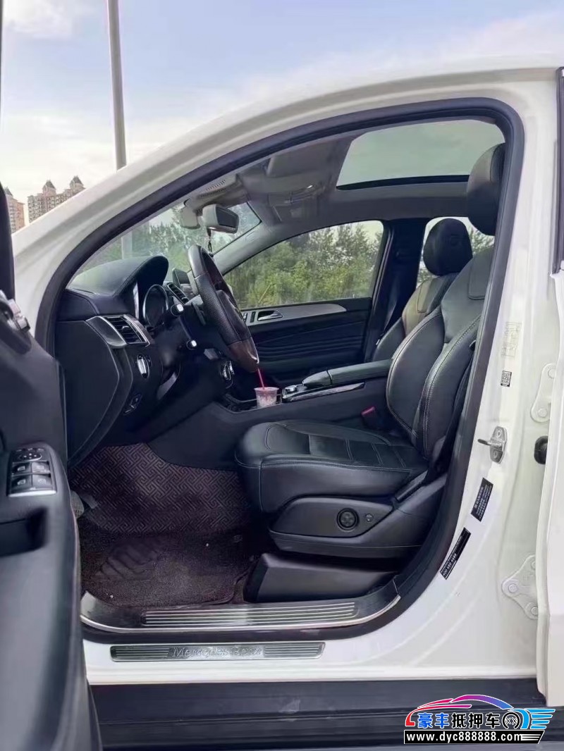 19年奔驰GLE轿车抵押车出售
