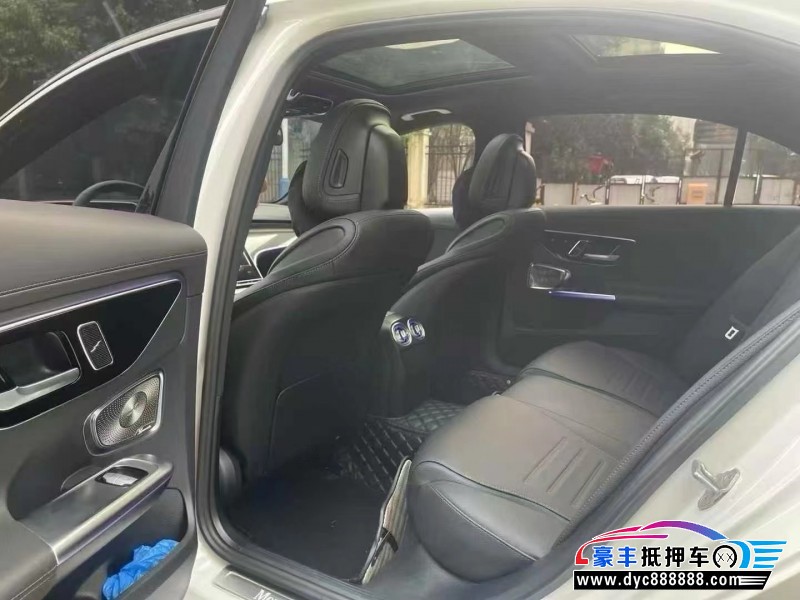 23年奔驰C轿车抵押车出售