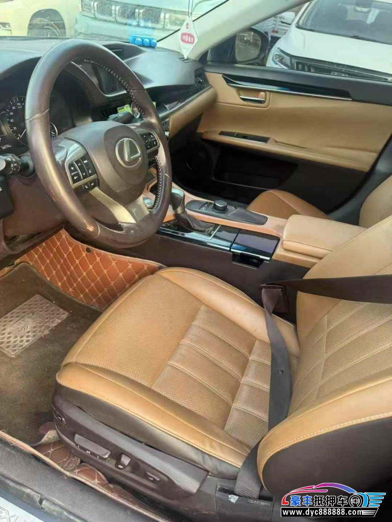 16年雷克萨斯ES轿车抵押车出售