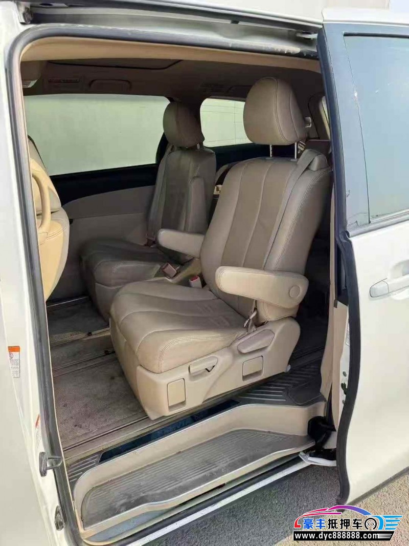 17年丰田普瑞维亚轿车抵押车出售