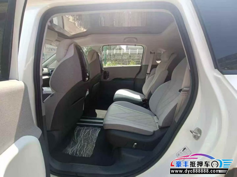 25年极狐考拉轿车抵押车出售