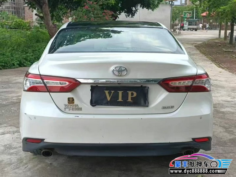 18年丰田凯美瑞轿车抵押车出售