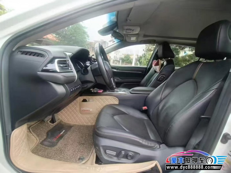 18年丰田凯美瑞轿车抵押车出售