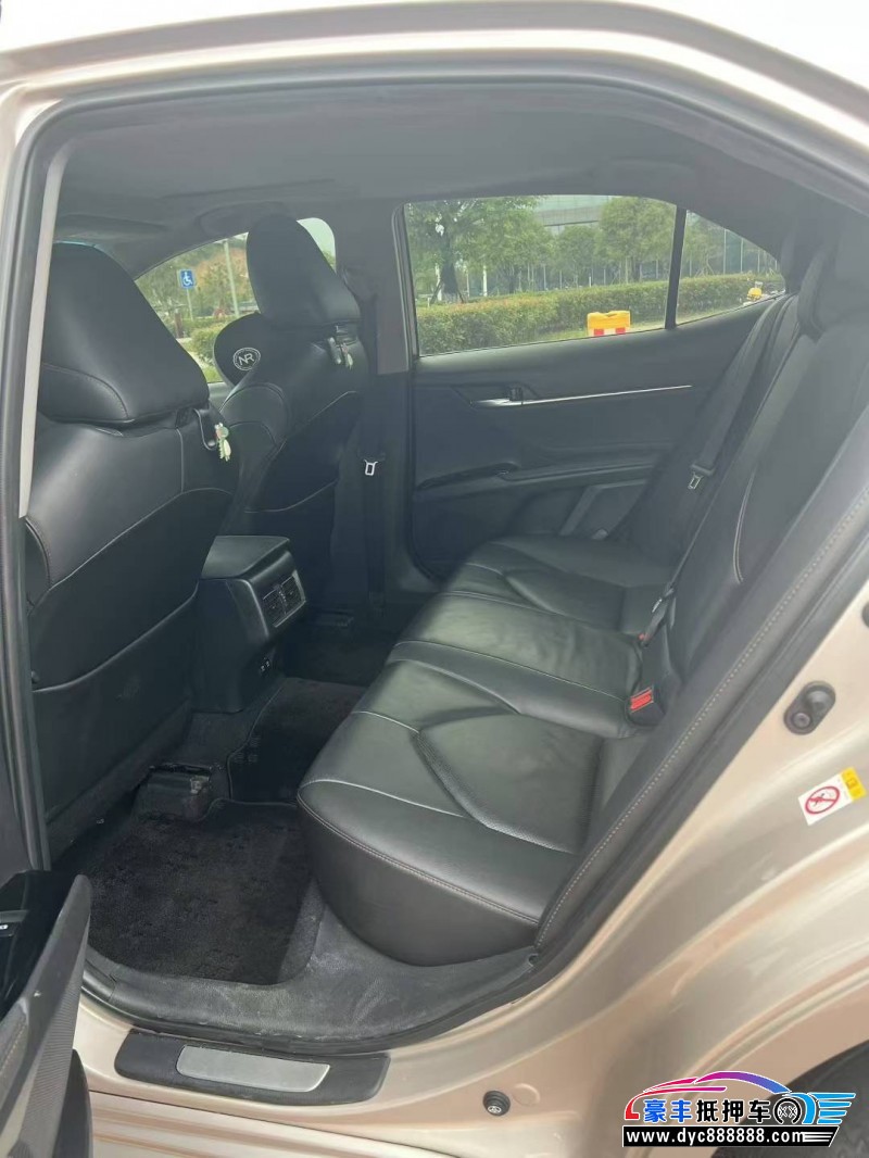 19年丰田凯美瑞轿车抵押车出售