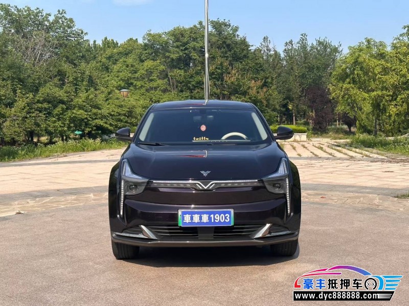 23年哪吒U轿车抵押车出售