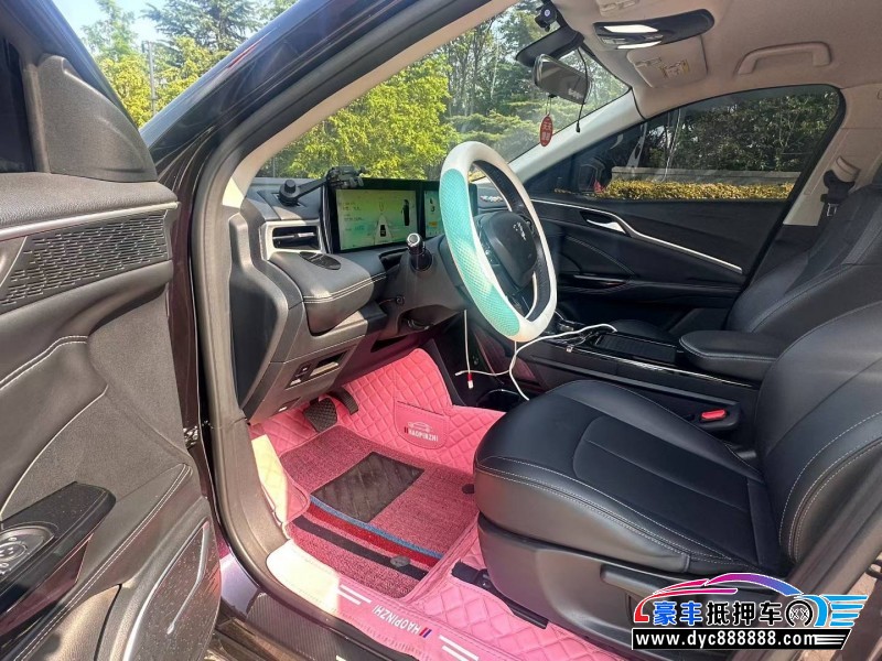 23年哪吒U轿车抵押车出售