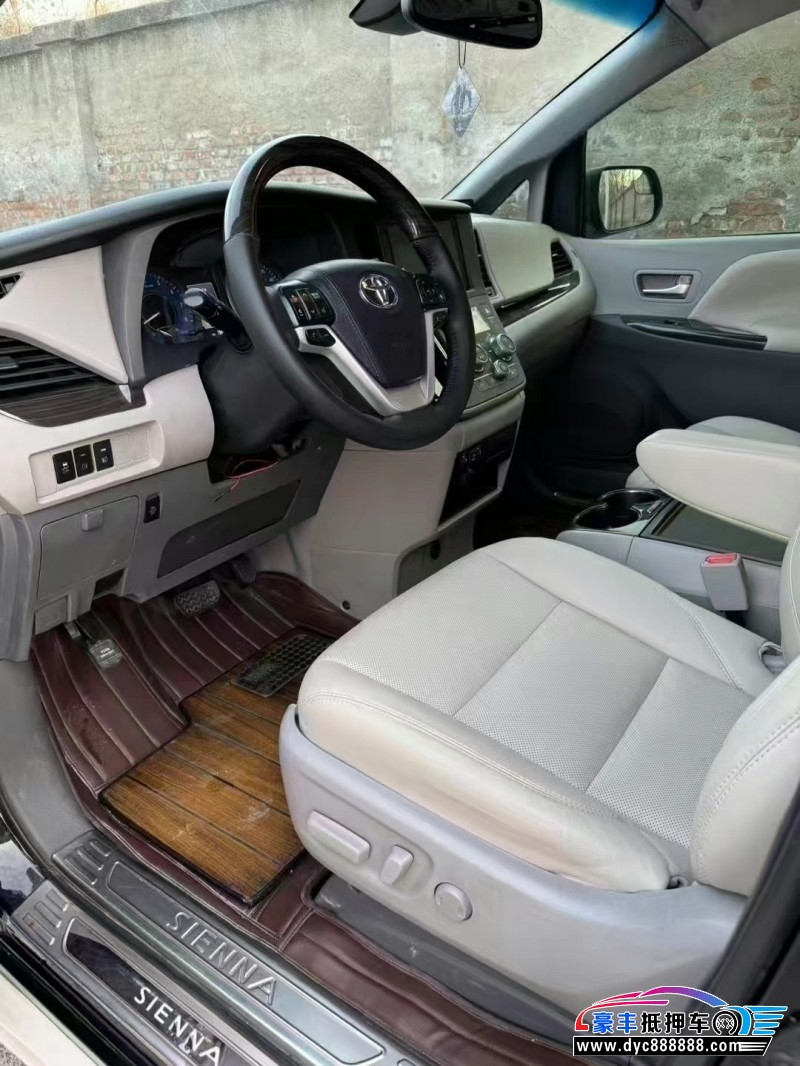 20年丰田塞纳轿车抵押车出售