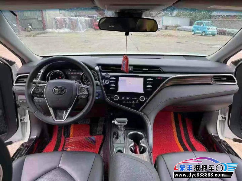 18年丰田凯美瑞轿车抵押车出售