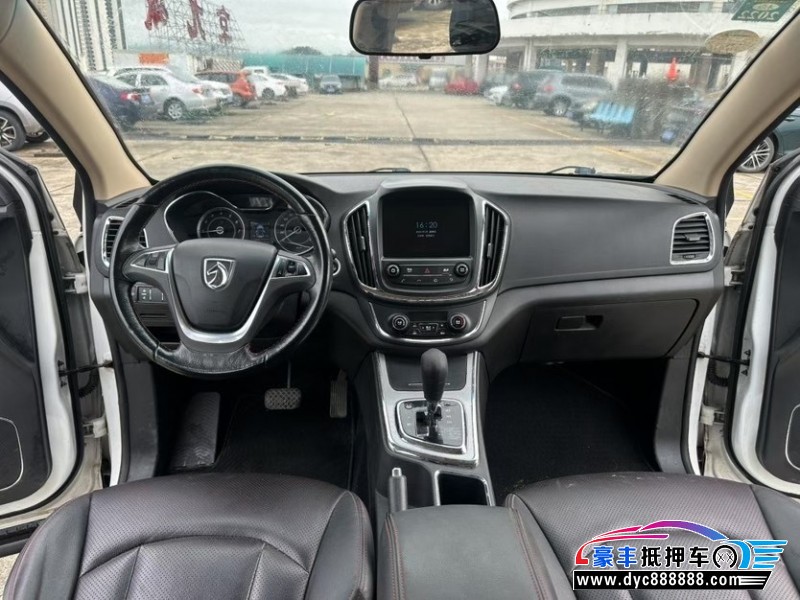 16年宝骏560轿车抵押车出售