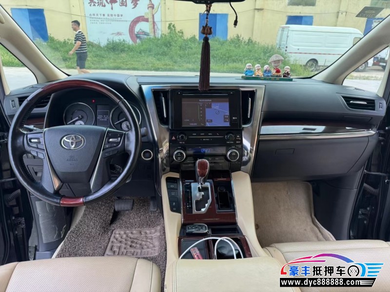 18年丰田埃尔法轿车抵押车出售